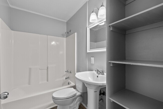 Building Photo - 313 N 42nd St