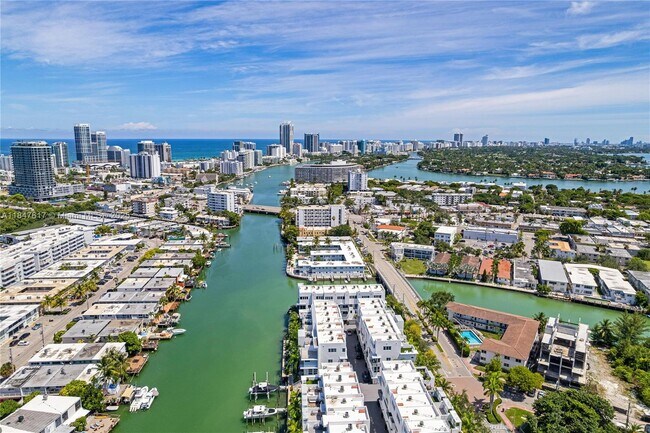 Building Photo - 31 N Shore Dr