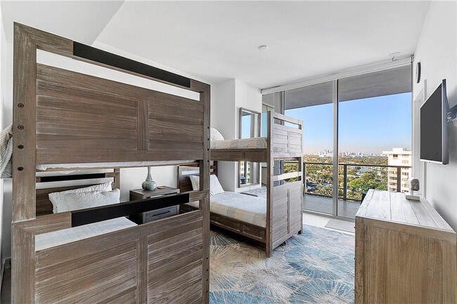 Building Photo - 2200 N Ocean Blvd