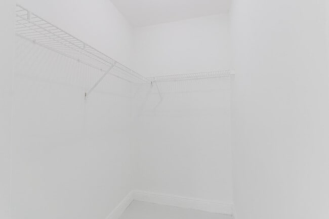 Building Photo - 2810 NE 60th St