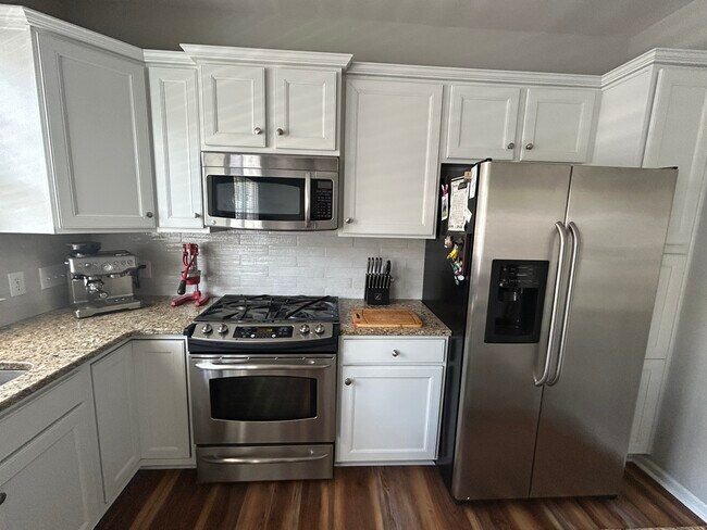 Building Photo - 1070 Drayton Ct