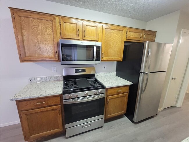 Building Photo - 12303 Alderbrook Dr