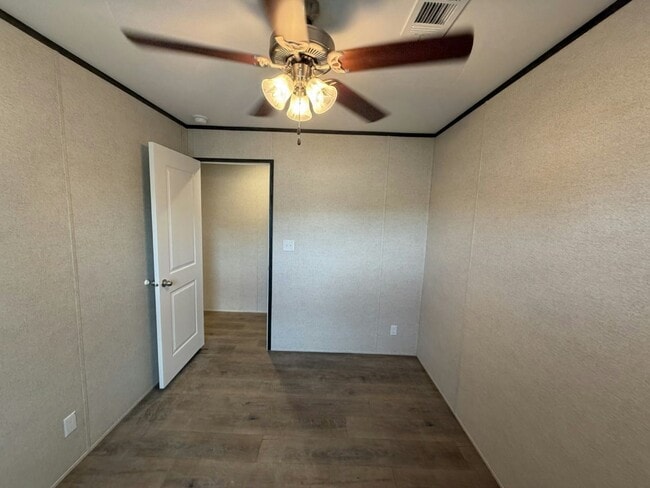 Building Photo - 131 Lakeside Garden Cir