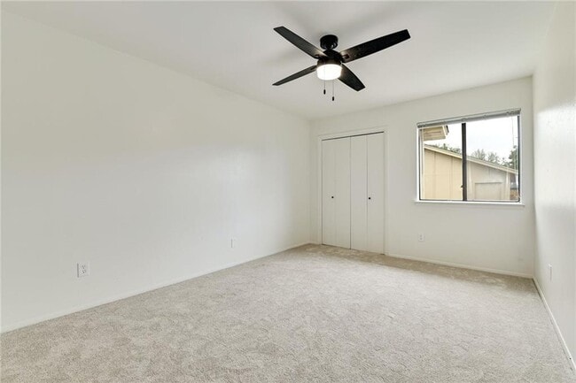 Building Photo - 1602 W Braker Ln