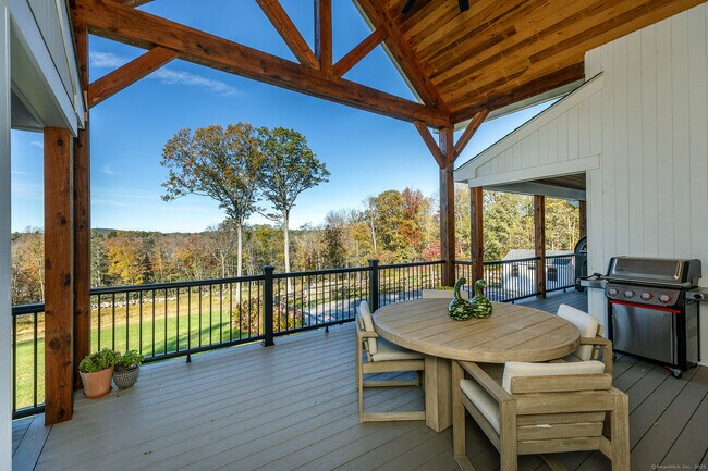 Building Photo - 42 Pond Ridge Rd