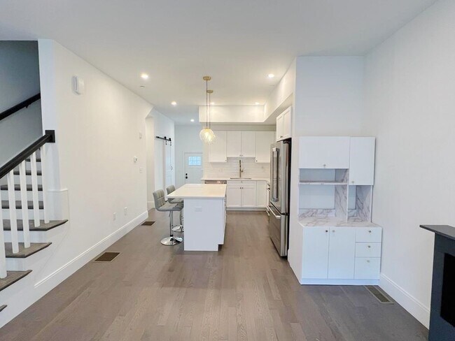 Building Photo - 23 Charles Park Rd