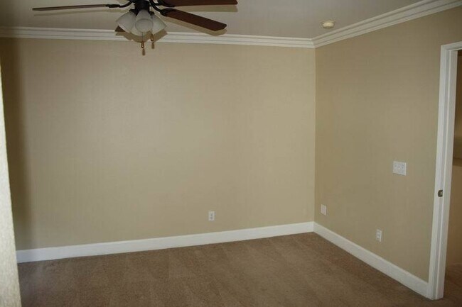 Building Photo - Beautiful  3bed 2.5 ba in Paseo del Sol. Lots of Amenities! Available now!