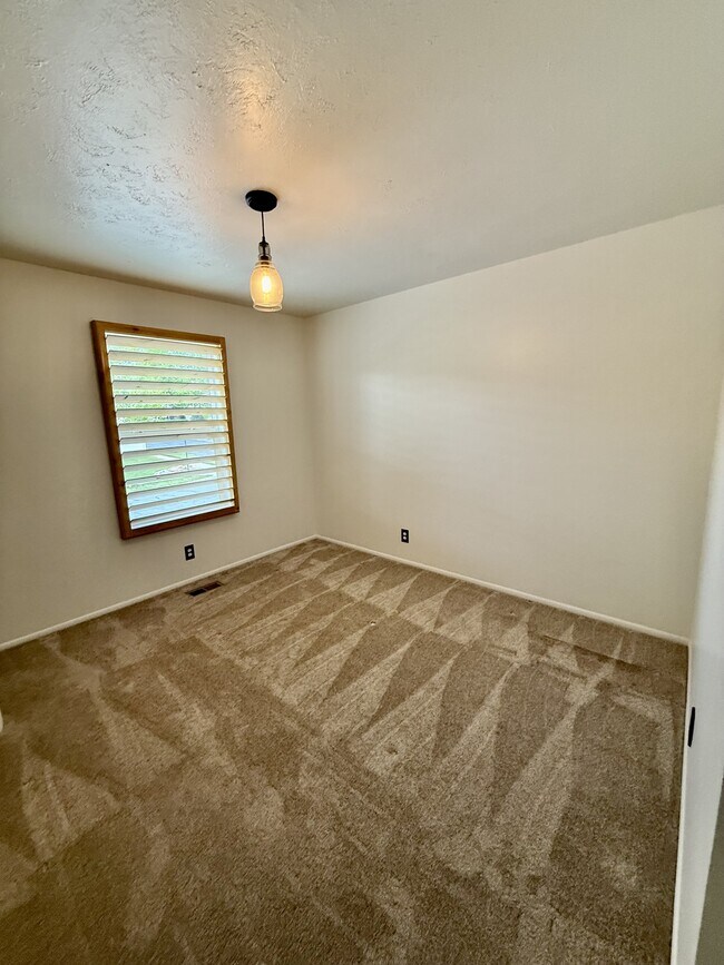 Building Photo - 11152 S Lyndbrook Way