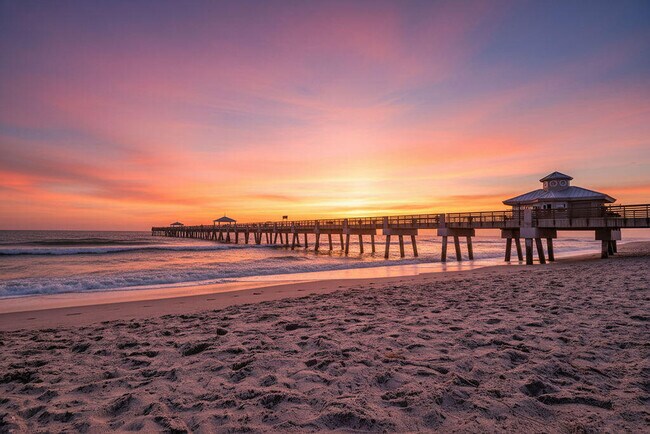 Building Photo - 2074 Mainsail Cir