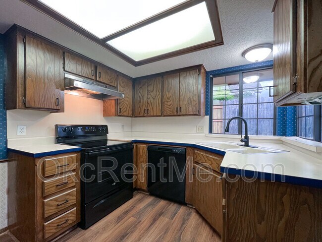 Building Photo - 6801 Chisholm Ct