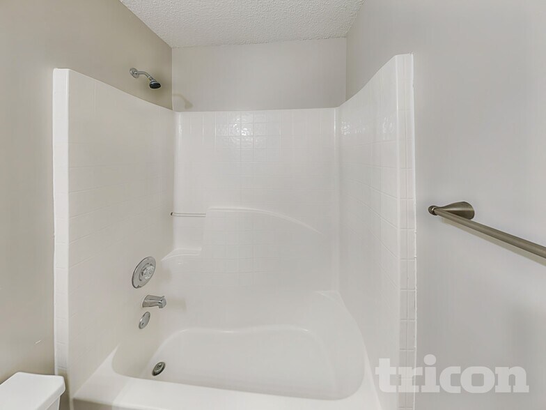 Building Photo - 6899 Mahonia Pl