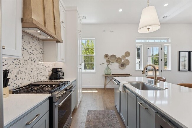 Building Photo - 18817 Selah Wy