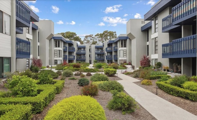 Building Photo - Coastal Ventura living – Gorgeous Ocean Views near Surfers Point