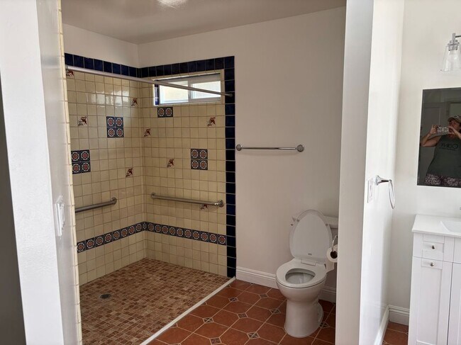 Building Photo - 2315 Bonillo Dr