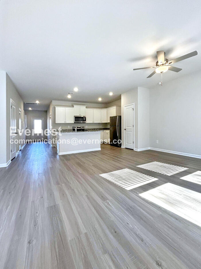 Building Photo - 2140 Willow Gln Dr