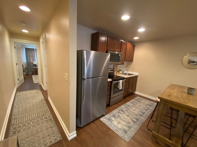 Building Photo - Fully Furnished Cozy Unit in Four Corners!