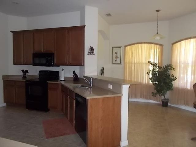 Building Photo - 9 Sycamore Ct E