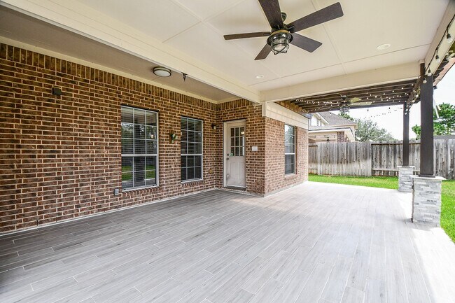 Building Photo - 26011 Pebble Terrane Ln