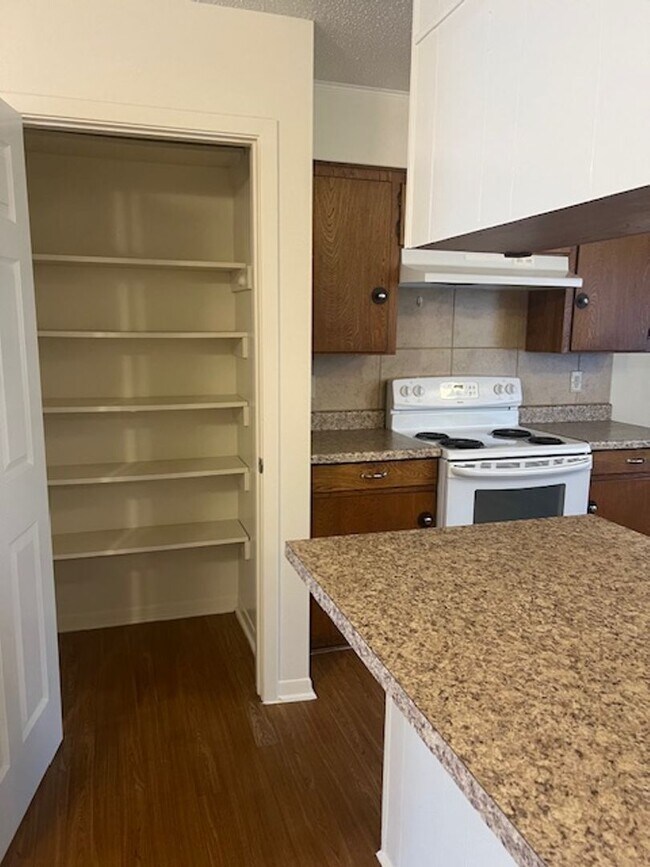 Building Photo - 2 bed 1 bath Duplex in Georgetown