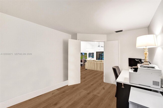 Building Photo - 465 NW 95th Ave