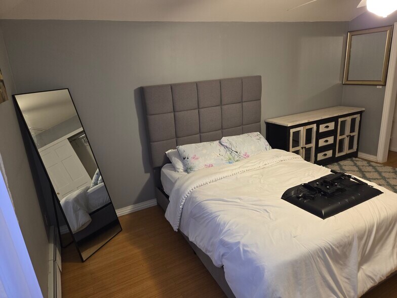 Building Photo - 15633 94th St