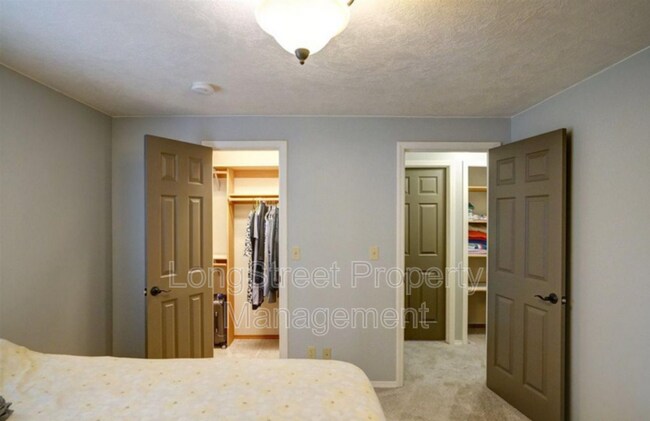 Building Photo - 3937 SW Neer Ave