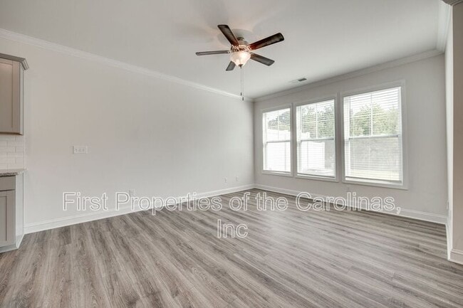 Building Photo - 642 Altamonte Dr