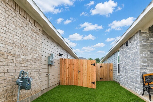 Building Photo - 24711 Kessing Creek Ln