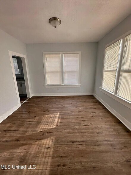 Building Photo - 148 Princeton St