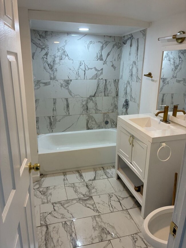 Building Photo - Fully Renovated 2-Bedroom Home with Huge Yard in Ferguson!