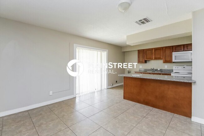 Building Photo - 3 Bedroom Pet-Friendly Home in Glendale, AZ with Main Street Renewal