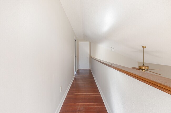 Building Photo - 5735 Fox Hollow Rd