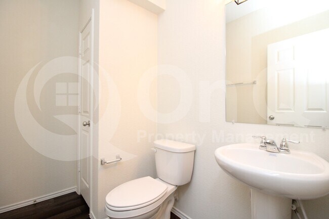 Building Photo - 5616 Cherrywood Wy