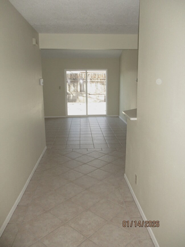 Building Photo - 1409 Alder Dr NE