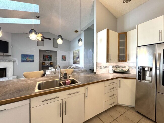 Building Photo - 4955 Southfork Ranch Dr