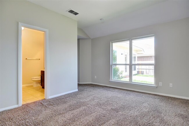 Building Photo - 120 Hamilton Dr