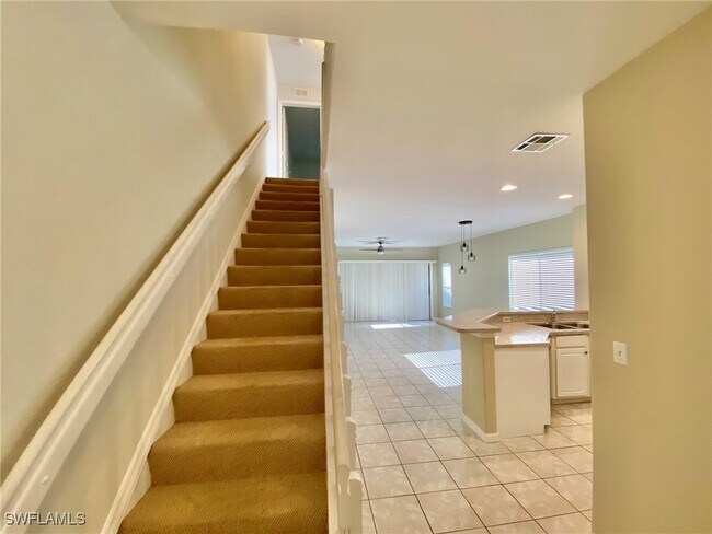 Building Photo - 8151 Pacific Beach Dr