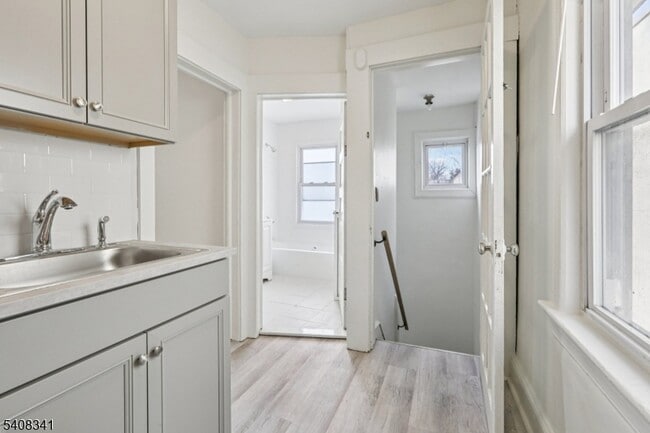 Building Photo - 66 N Washington Ave