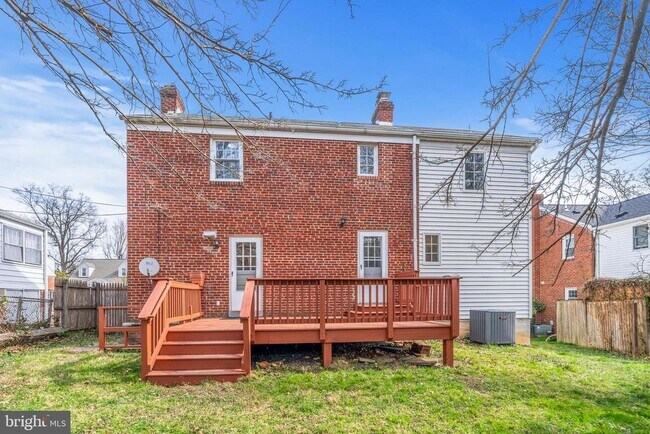 Building Photo - 2426 N Powhatan St