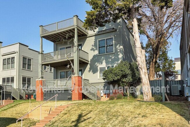 Building Photo - 812 NW 7th St