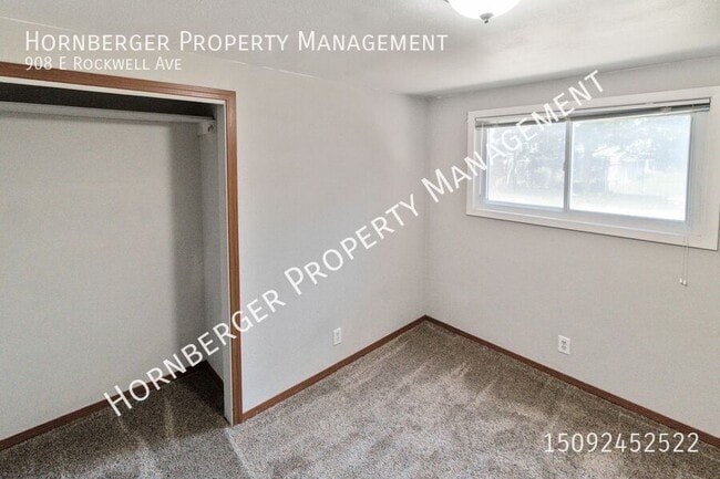 Building Photo - 908 E Rockwell Ave
