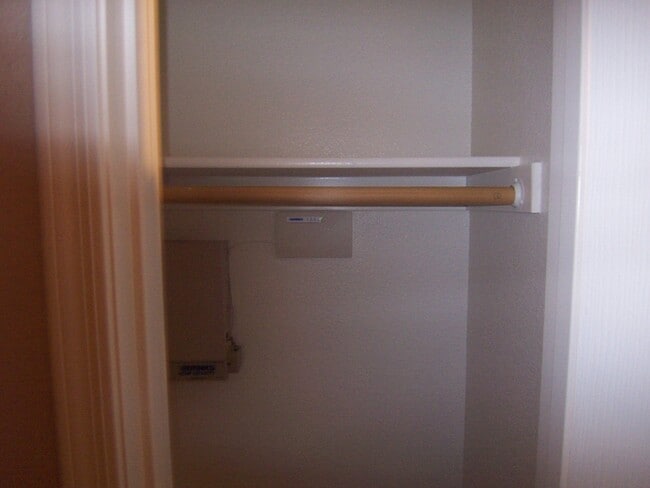 Building Photo - 1406 W Emerald Ave