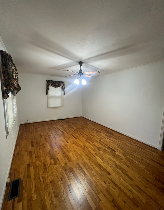 Building Photo - 15 Fairlane Cir