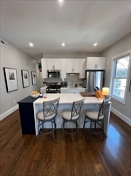 Primary Photo - 20 Mayfield St