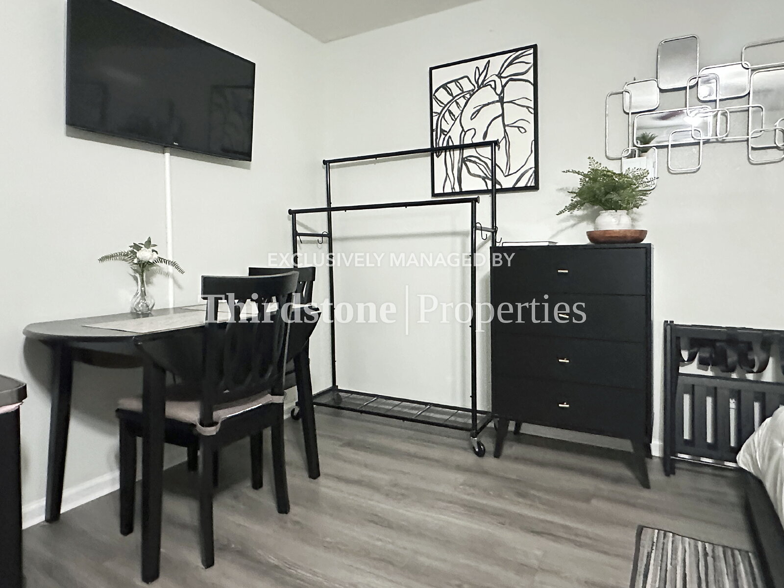 Building Photo - 908 Barrs St