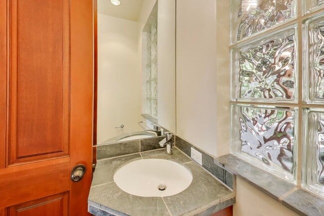 Building Photo - 28 Meadow Rd