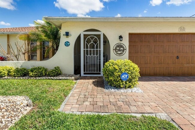 Building Photo - 2220 Broad Ranch Dr