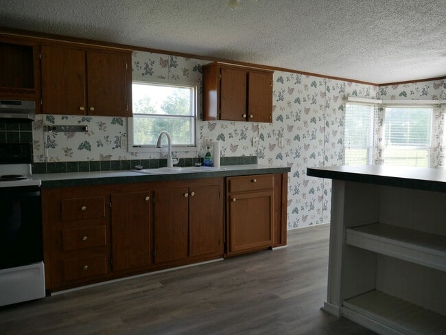 Building Photo - Adorable mobile home in Quitman