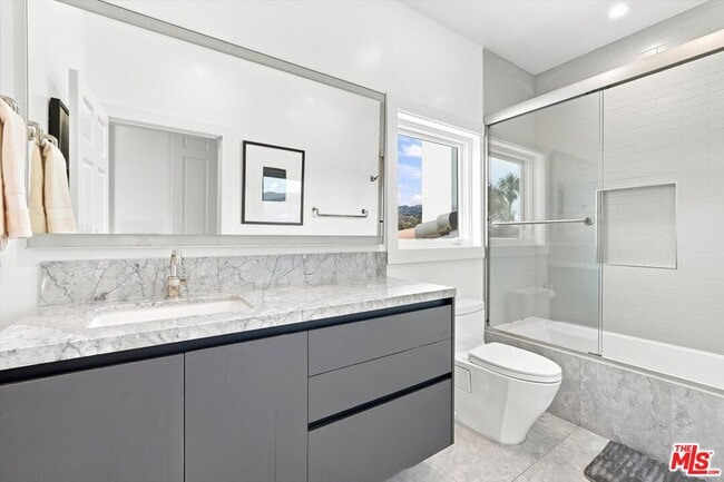 Building Photo - 1027 Ravoli Dr