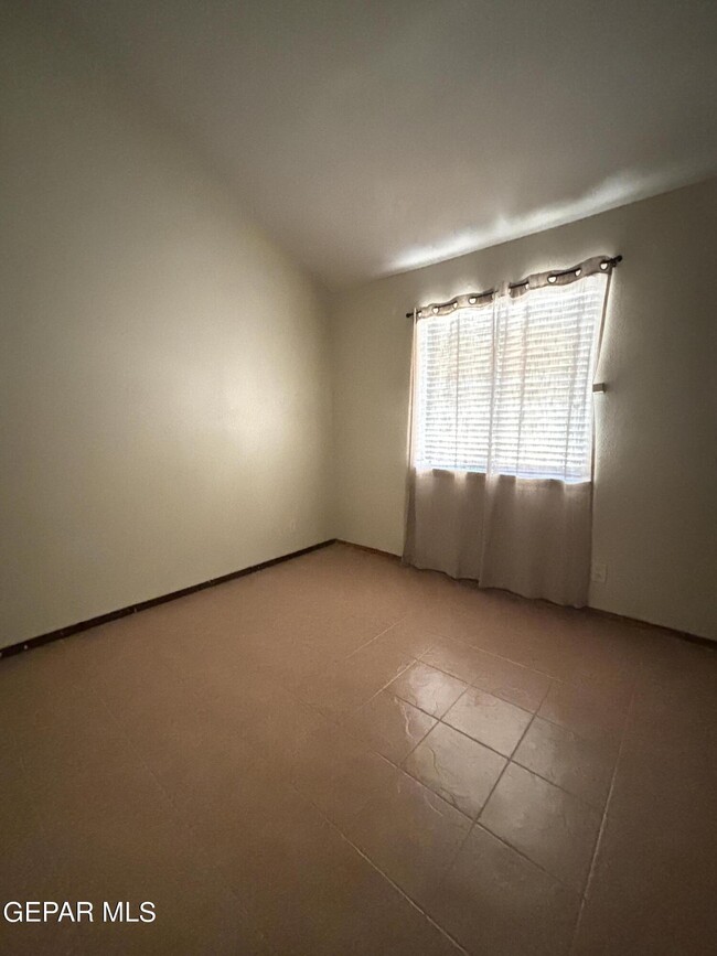 Building Photo - 10960 Ernie Banks Dr